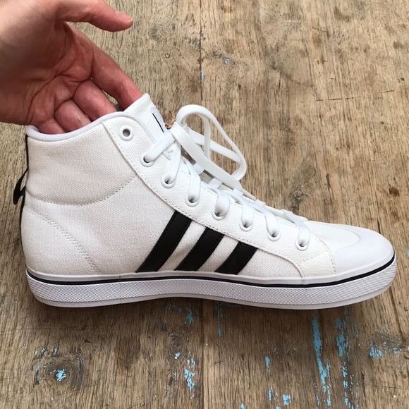 Adidas NEW WITH TAGS High-Top Sneakers Classic Mid Bravada 2.0 Cloudfoam Comfort - Picture 10 of 12